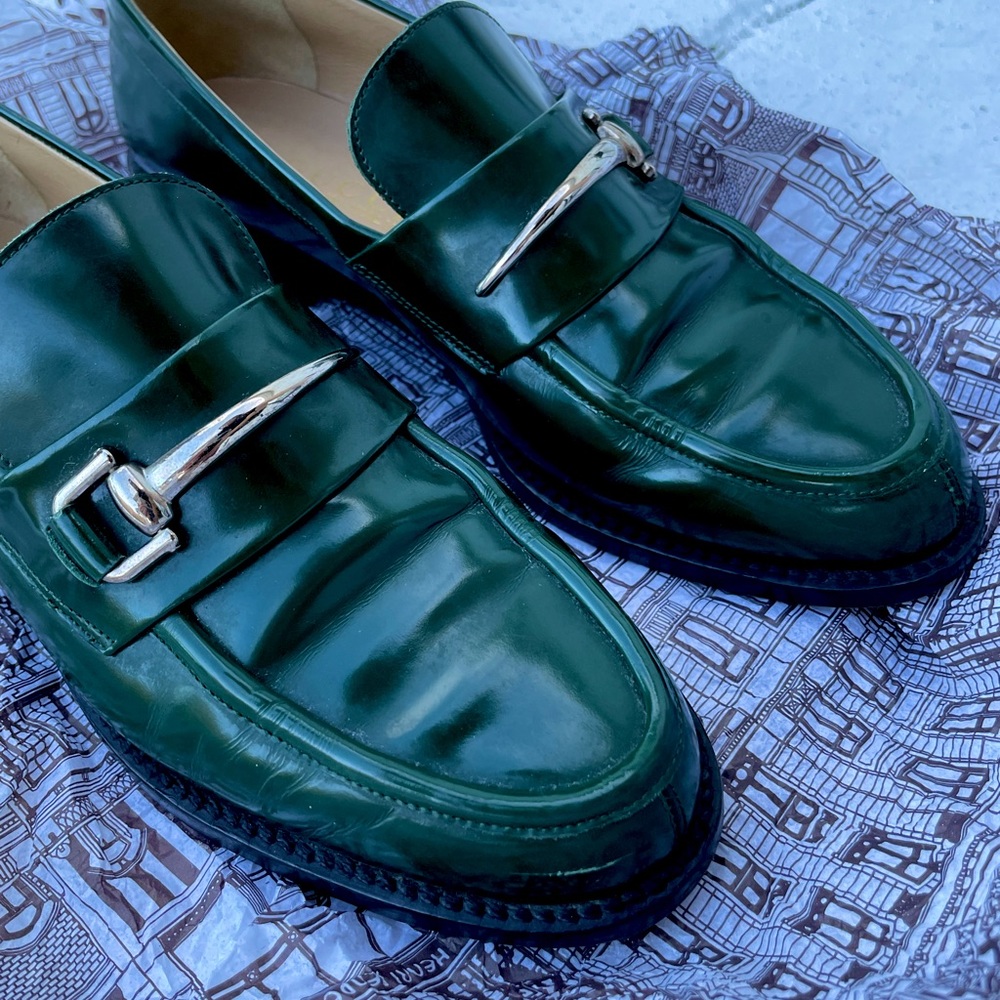 Authentic vintage Gucci loafers womens size 6.5 fit better as 5